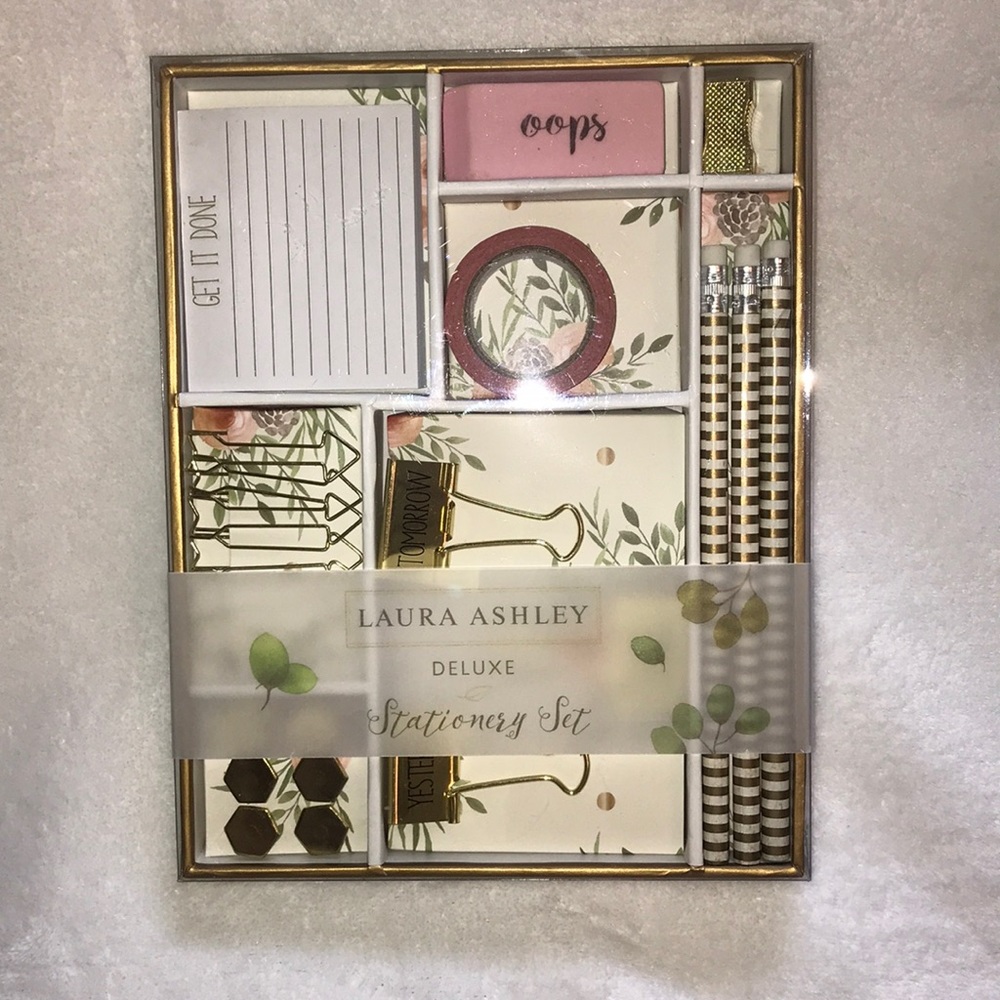 Laura Ashely Deluxe Stationery Set - Picture 1 of 3